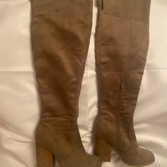 Call it spring suede like tall boot size 6.5 -7 - Picture 1 of 6